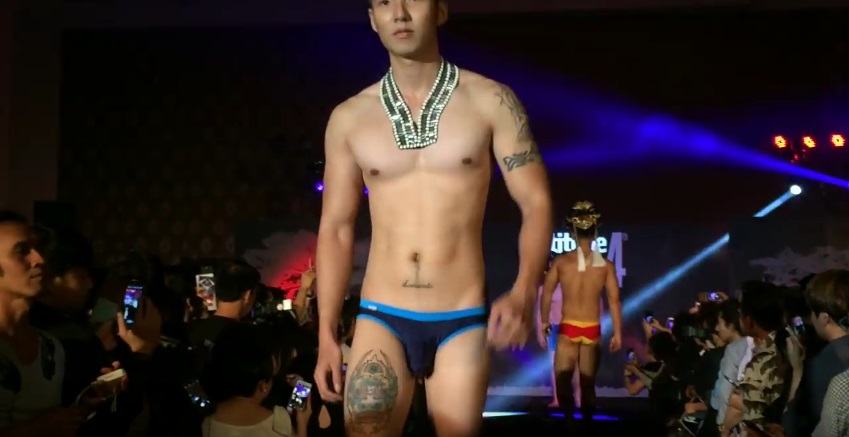 ซูมเข้าไปใกล้ๆ นายแบบไทย งานAttitude Party