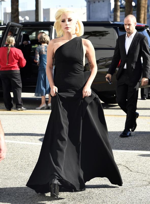 Lady Gaga สวย ชิค เรียบ หรู @Emmy Award 2015