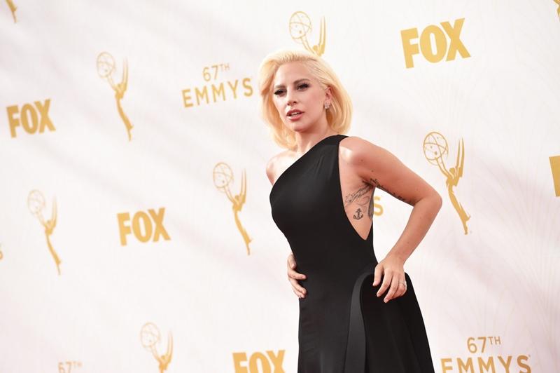 Lady Gaga สวย ชิค เรียบ หรู @Emmy Award 2015