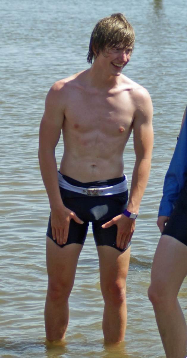 2 iN 1 No.24 ซิกแพ็คแน่นๆ ปะทะเป้าเน้นๆ