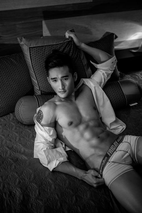 ถอดโชว์เรือนร่าง 820