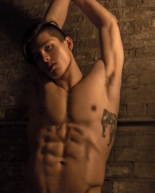 ถอดโชว์เรือนร่าง 830