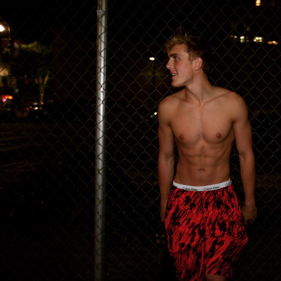 Jake Paul หล่อน่ารัก สุดเกรียนตัวน้อง