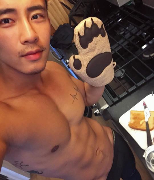 บ้า/ผช.ถอดเสื้อ025