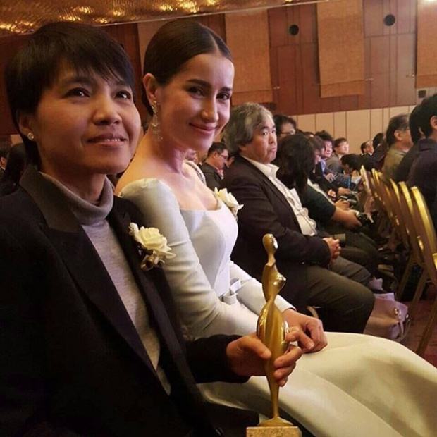 ญี่ปุ่นตะลึง! "แอน ทองประสม" ในชุดสวยสง่า รับรางวัล ละครยอดเยี่ยมระดับเอเชีย!