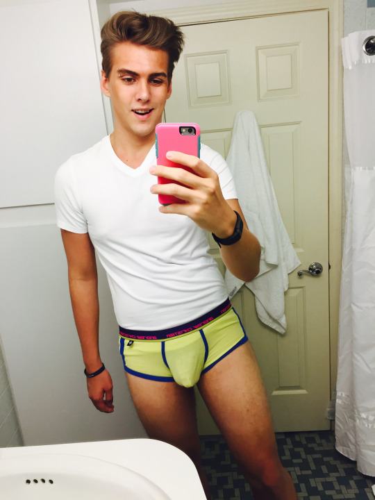 Hot guy in underwear 41