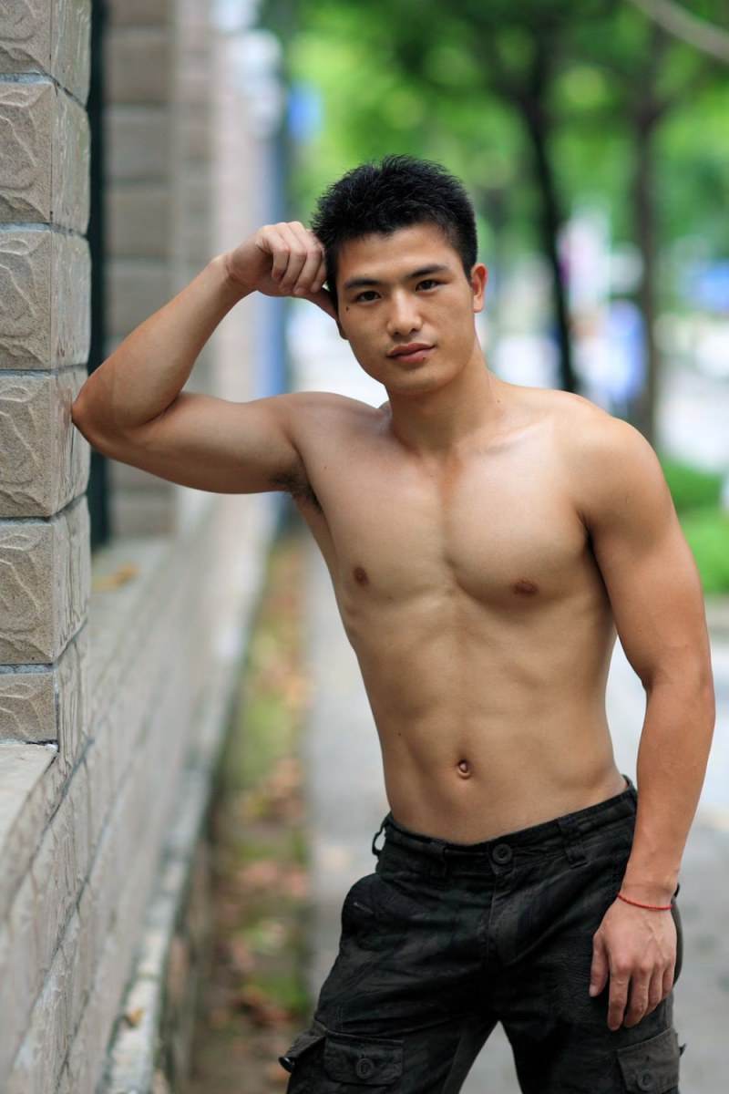 บ้ากล้าม วงแขน เลียซิๆ