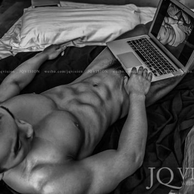 ถอดโชว์เรือนร่าง 855