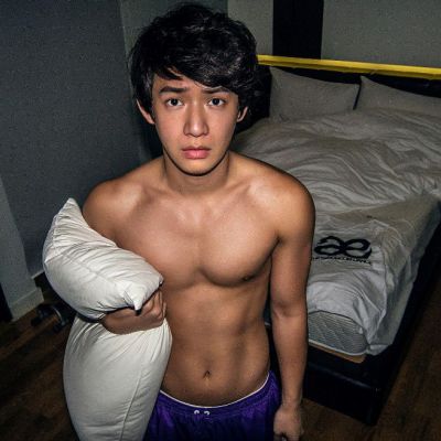 ถอดโชว์เรือนร่าง 858