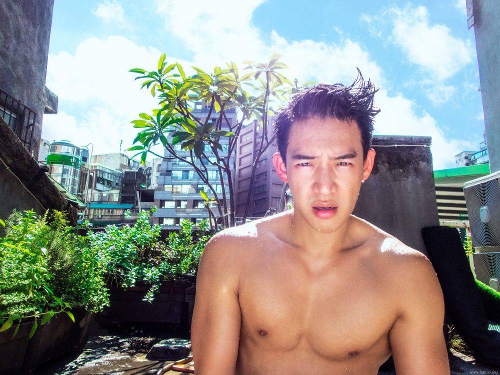 ถอดโชว์เรือนร่าง 858