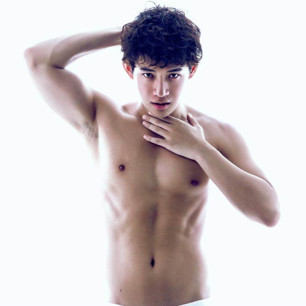 ถอดโชว์เรือนร่าง 858