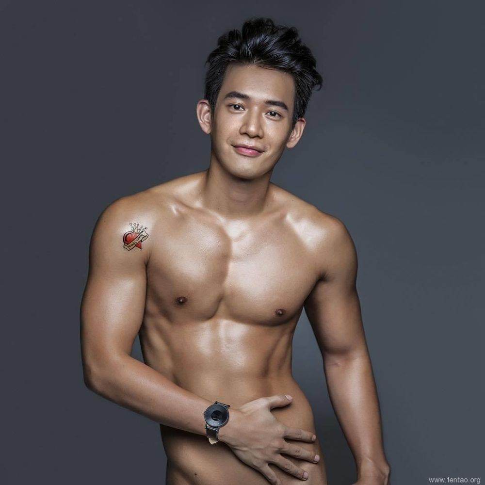 ถอดโชว์เรือนร่าง 858