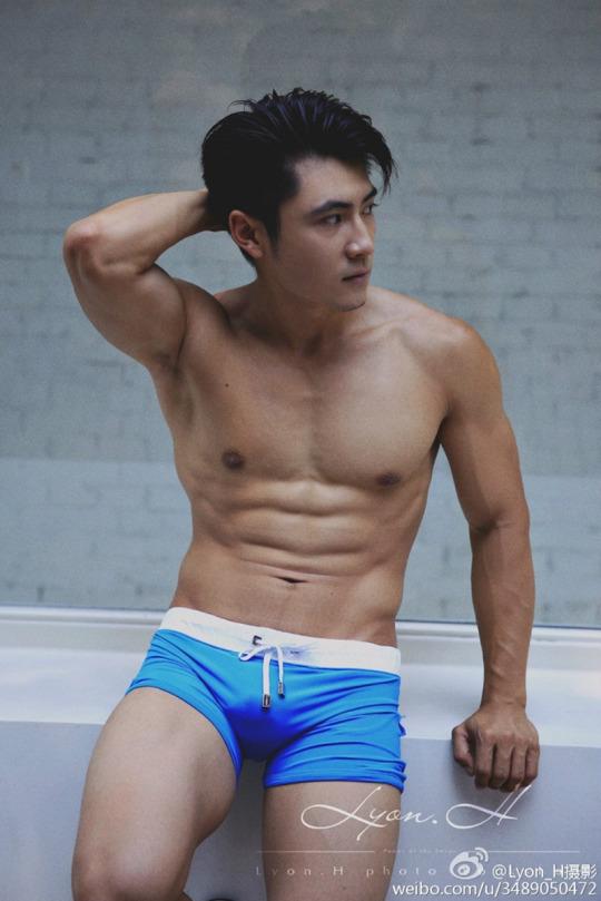 ถอดโชว์เรือนร่าง 863