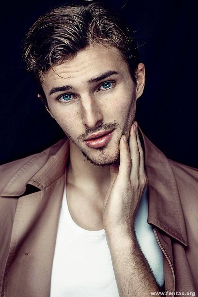 ถอดโชว์เรือนร่าง 894 - Dawid Schaffranke