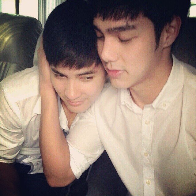 คู่จิ้นดาราชาย