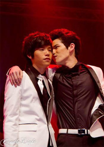 คู่จิ้นดาราชาย