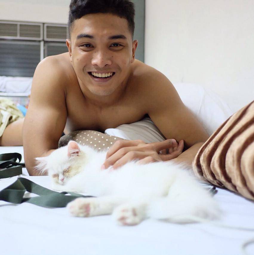 พัฒพล จากรั้ว จปร. ทหารล่ำบอกเลย