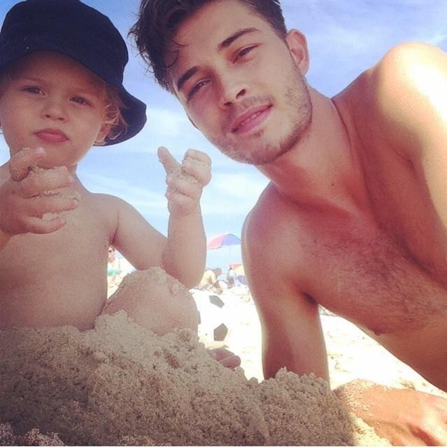 Francisco Lachowski with son