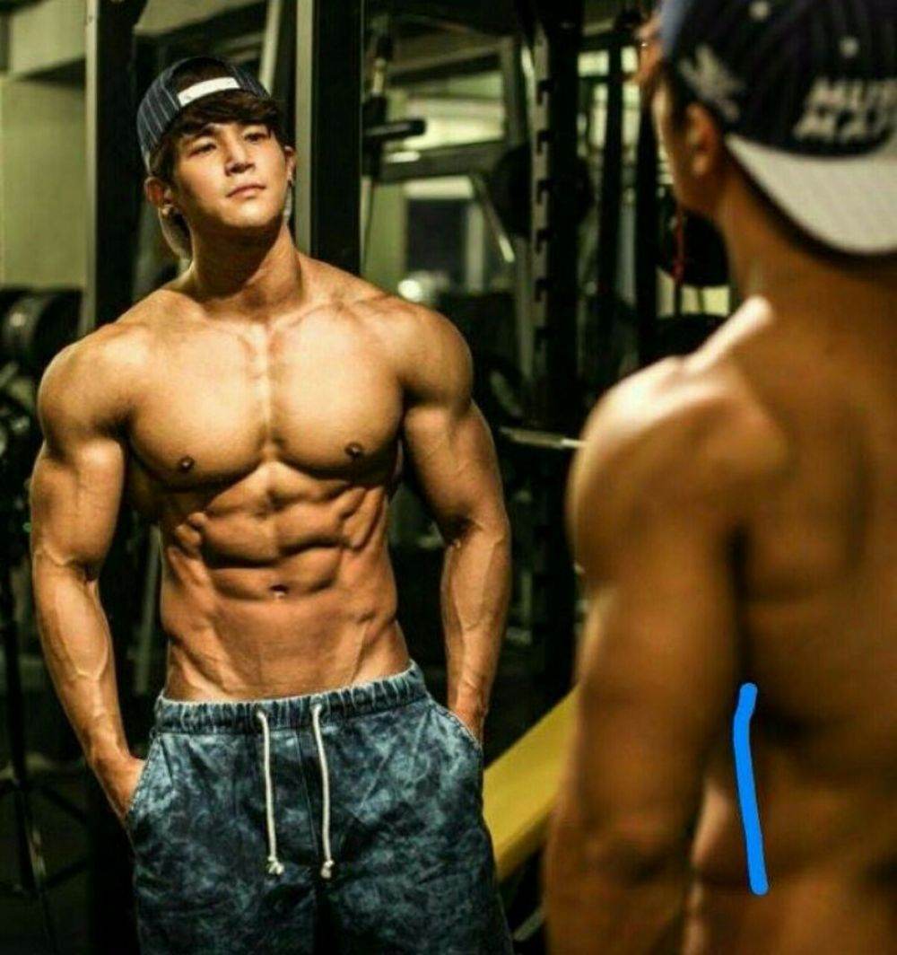 ตี๋ล่ำฉ่ำโบ๊ะ