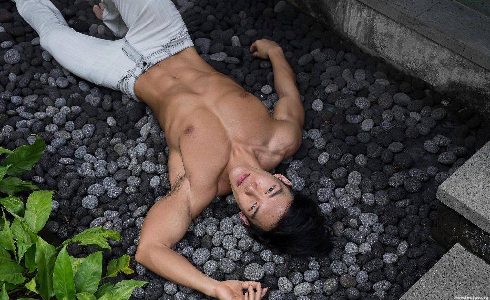 ถอดโชว์เรือนร่าง 901