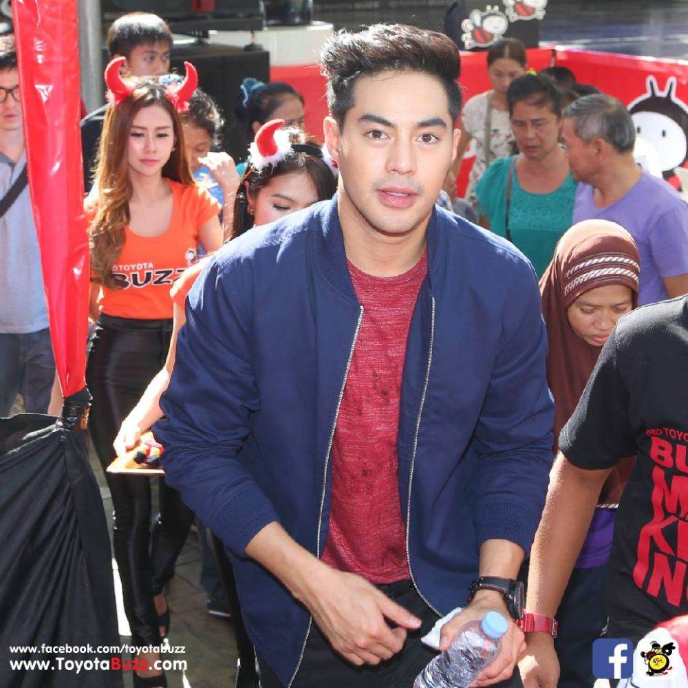 ท็อปจรณที่โตโยต้าบัสส์ สาขาเสรีไทย