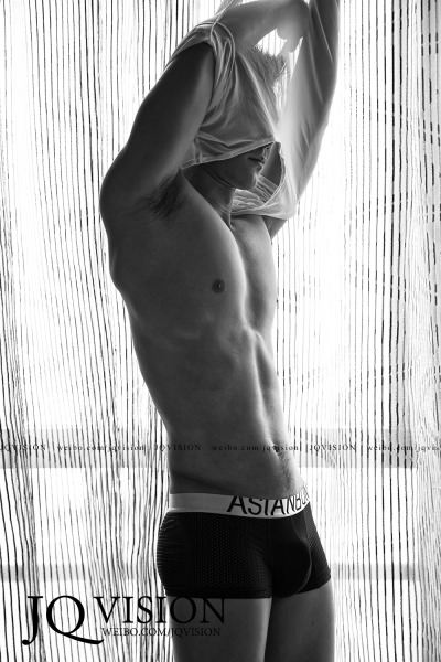 ถอดโชว์เรือนร่าง 930