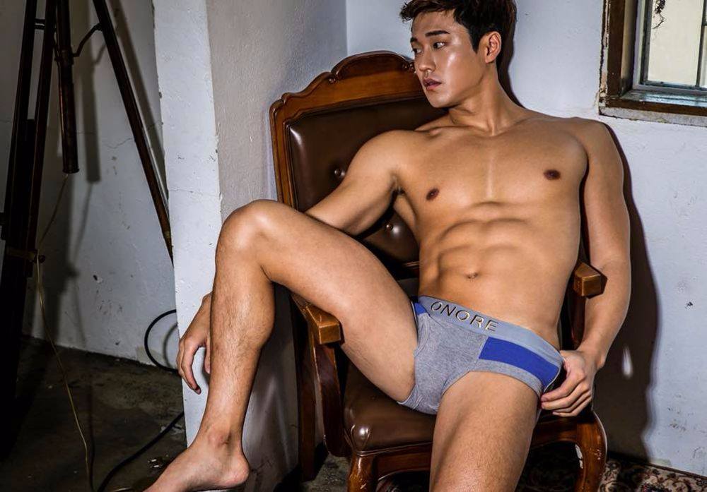 เลียคนหล่อ03