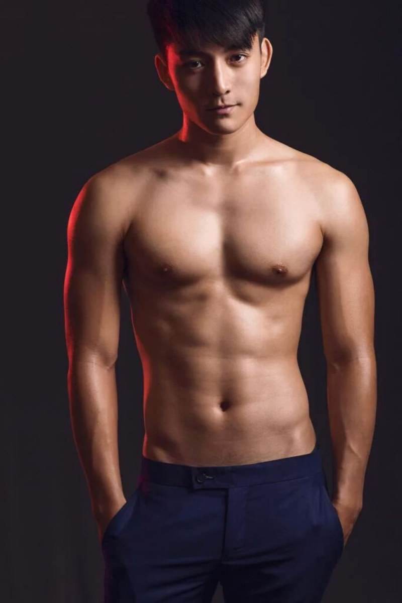 ถอดโชว์เรือนร่าง 952