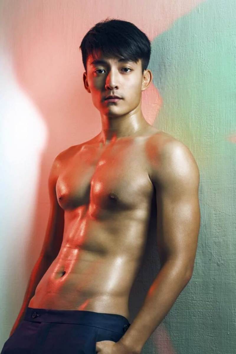 ถอดโชว์เรือนร่าง 952