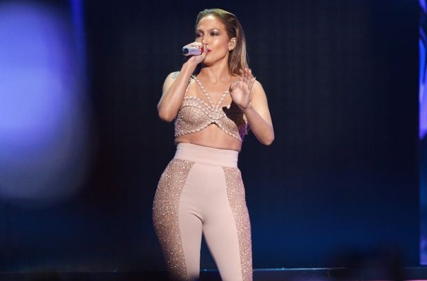 อันดับ  7  Jennifer Lopez รายได้: 28.5 ล้านเหรียญดอลลาร์สหรัฐ (1พันล้านบาท)