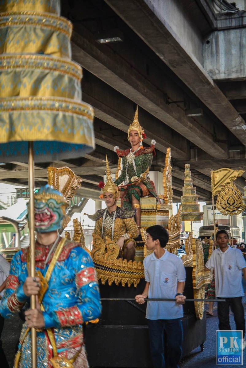 สุดอลังการ!!พาเหรดโรงเรียนชายล้วนชื่อดังย่านเอกมัย!!เท่ๆทั้งนั้น