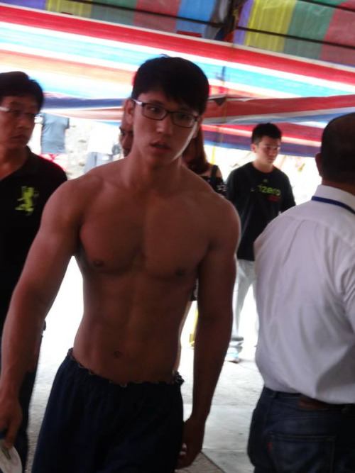 ถอดโชว์เรือนร่าง 968