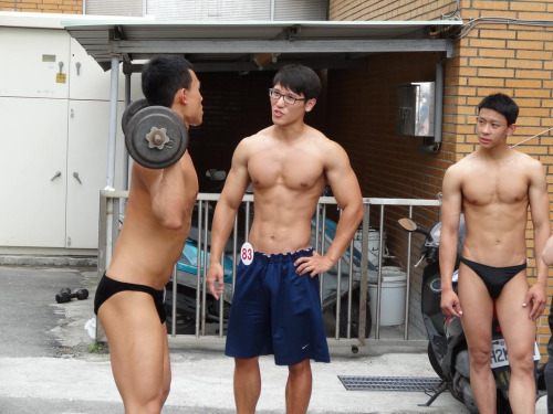 ถอดโชว์เรือนร่าง 968