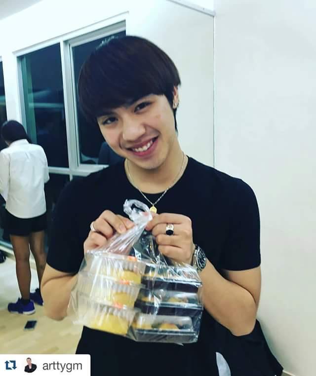 แค่นายอยู่คู่กันคนเป็นหมื่นก็มีความสุข "ไวท์กัปตัน"