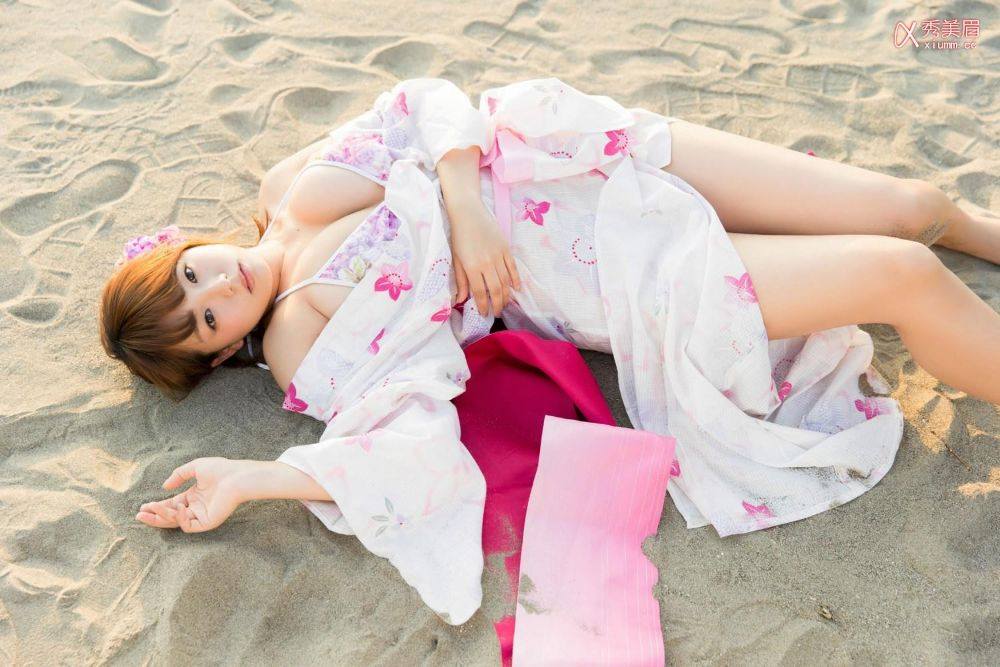 Ai Shinozaki หน้าเด็กๆ แต่ไม่เล็กนะคะ