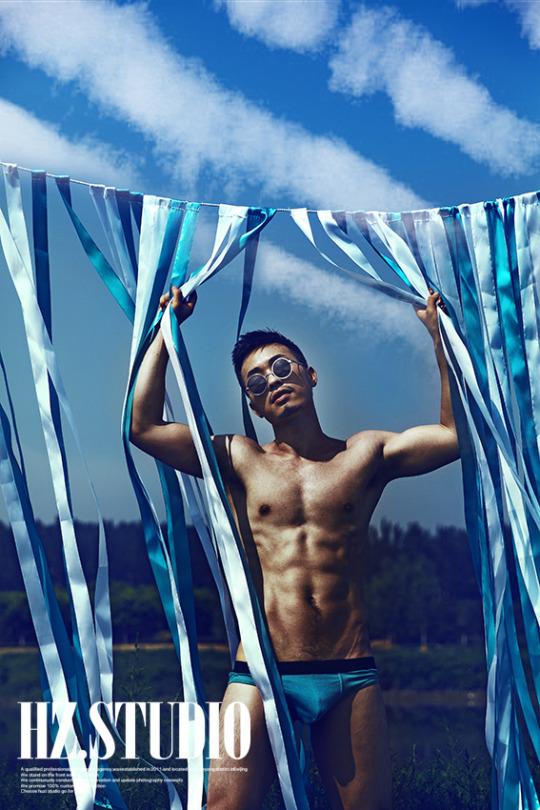 ถอดโชว์เรือนร่าง 989