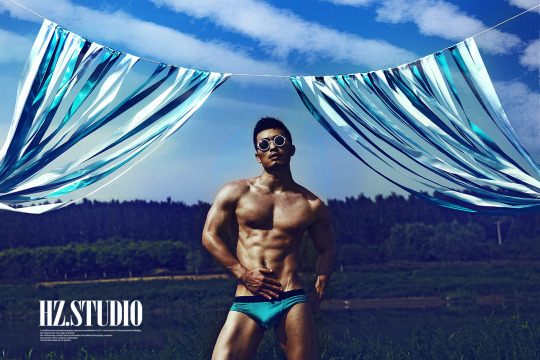 ถอดโชว์เรือนร่าง 989