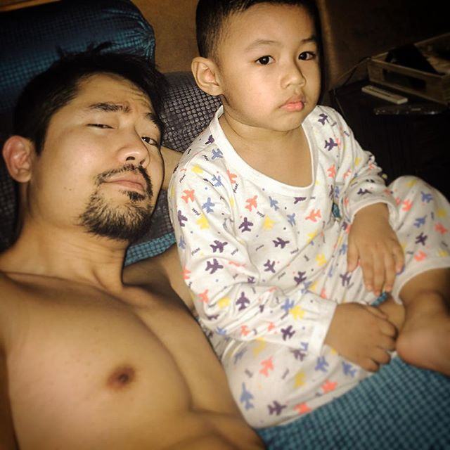 อ๊าาารายยย เลียลุงแป๊บนะ