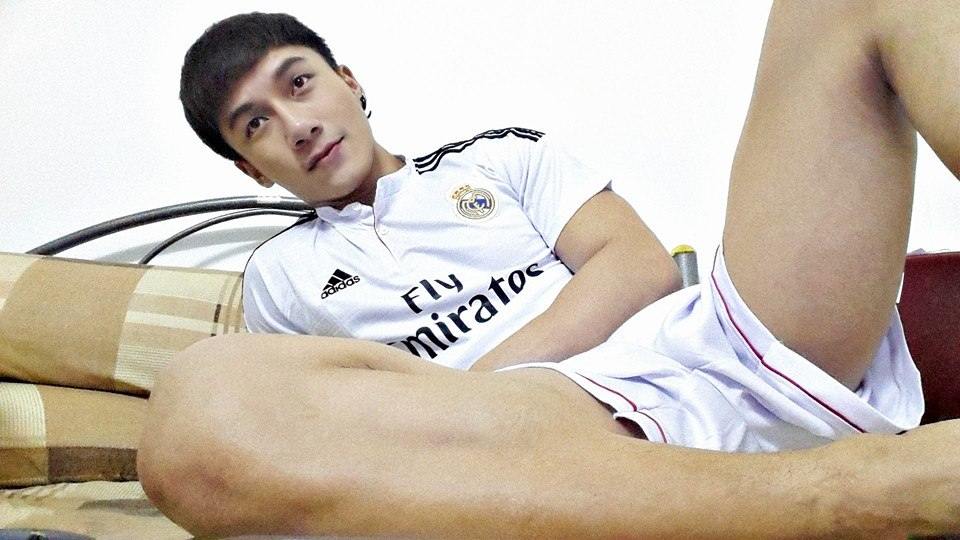 เป้าตุงสู้น้ำเย็น สะท้านน้ำตก