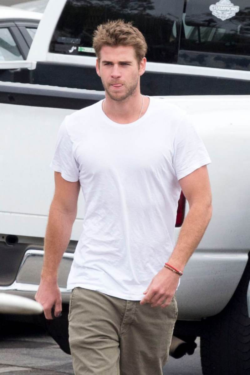 เลียLiam Hemsworth หุ่นเซี๊ยมากกก