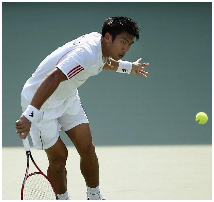 Thailand tennis player ภราดร ศรีชาพันธ์ สุดยอดนักเทนนิสอันดับ 1 ของไทย