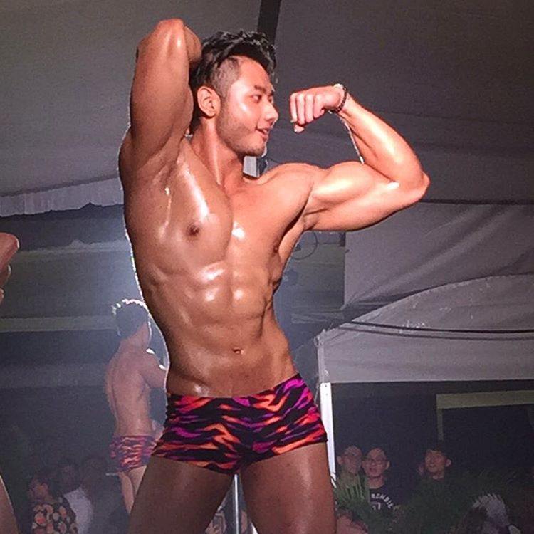 ถอดโชว์เรือนร่าง 1039