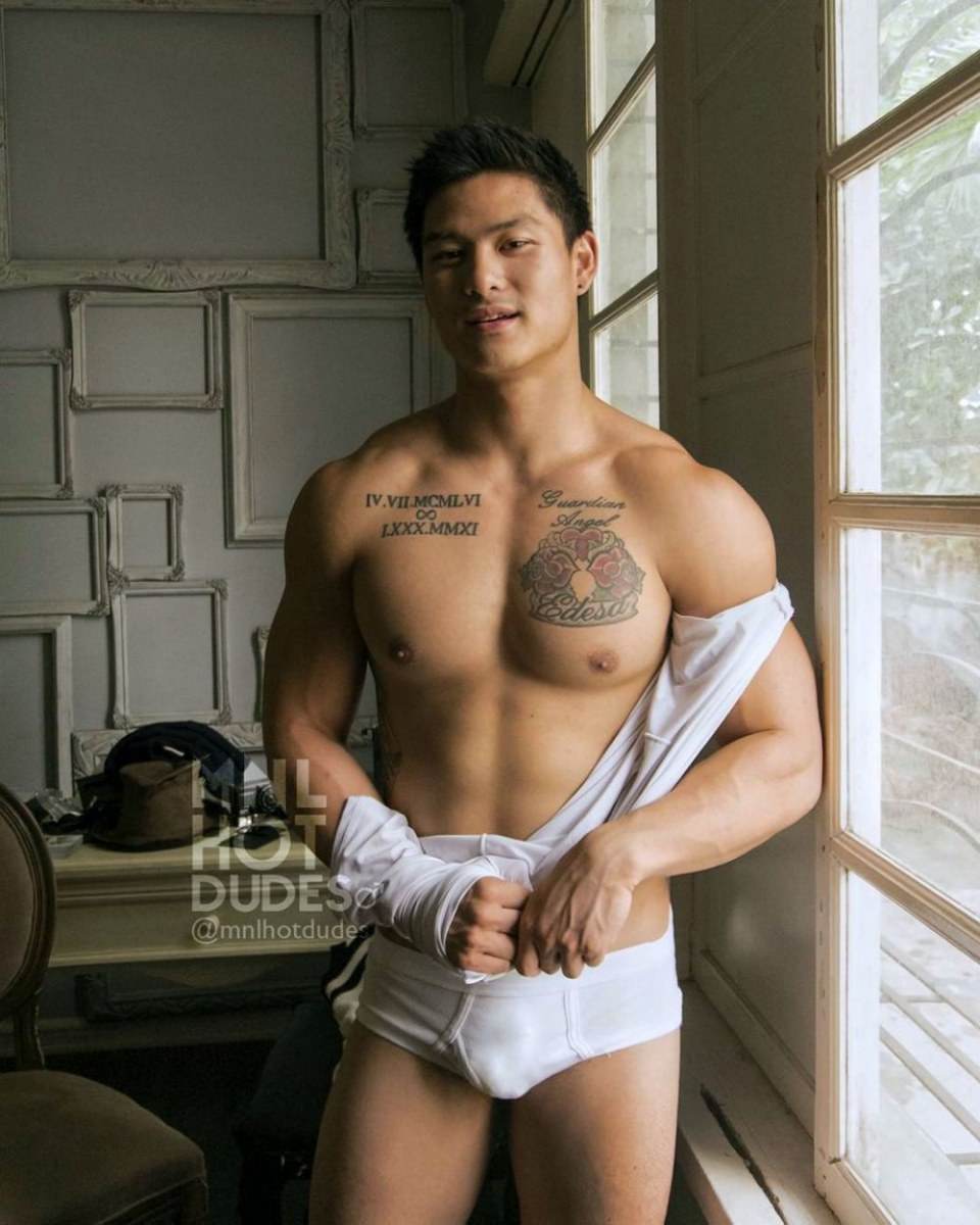 Hot guy in underwear 111