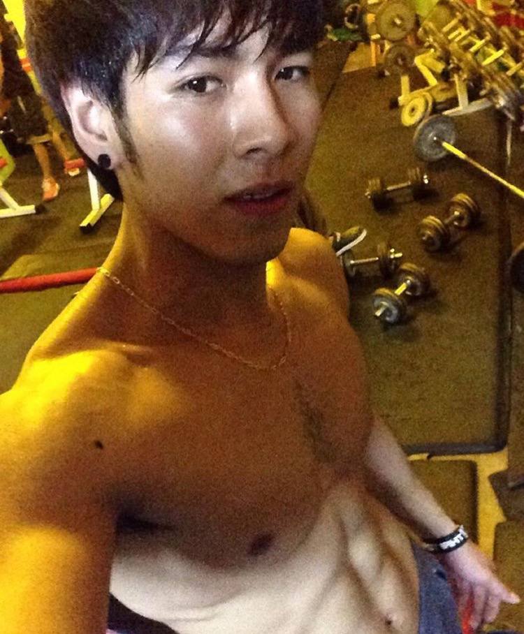 หนุ่มออม กฤษฎาหุ่นแซ่บ