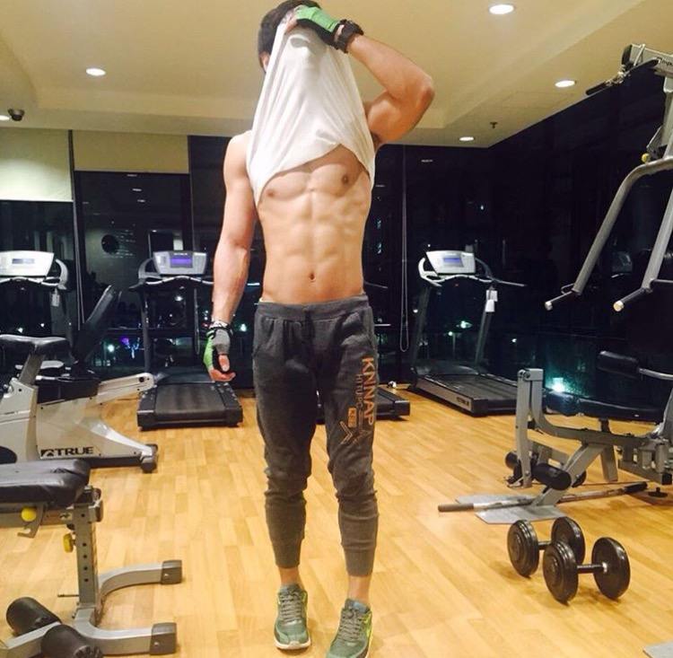 หนุ่มออม กฤษฎาหุ่นแซ่บ