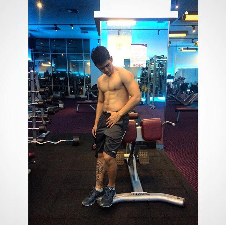 หนุ่มตี๋ หุ่นแซ่บ