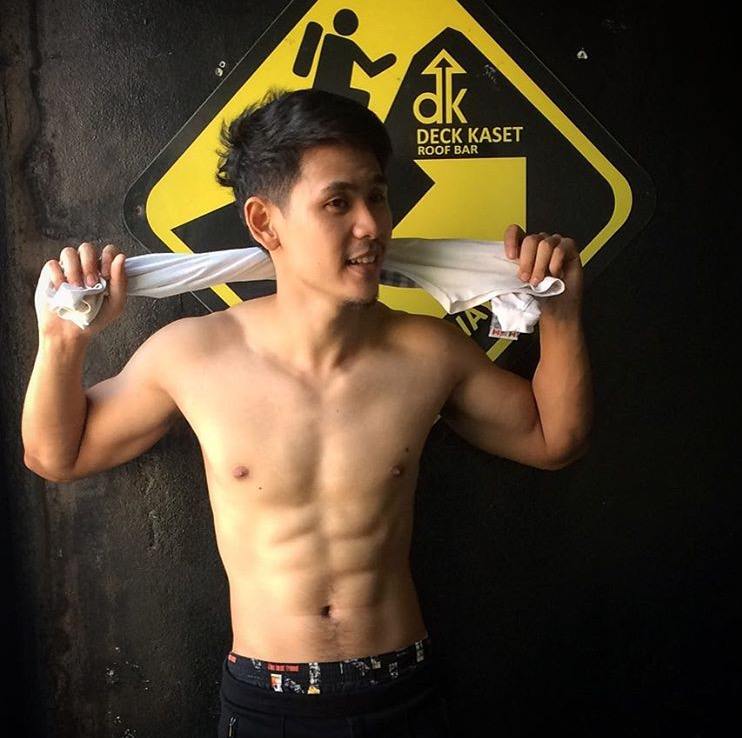 หนุ่มตี๋ หุ่นแซ่บ