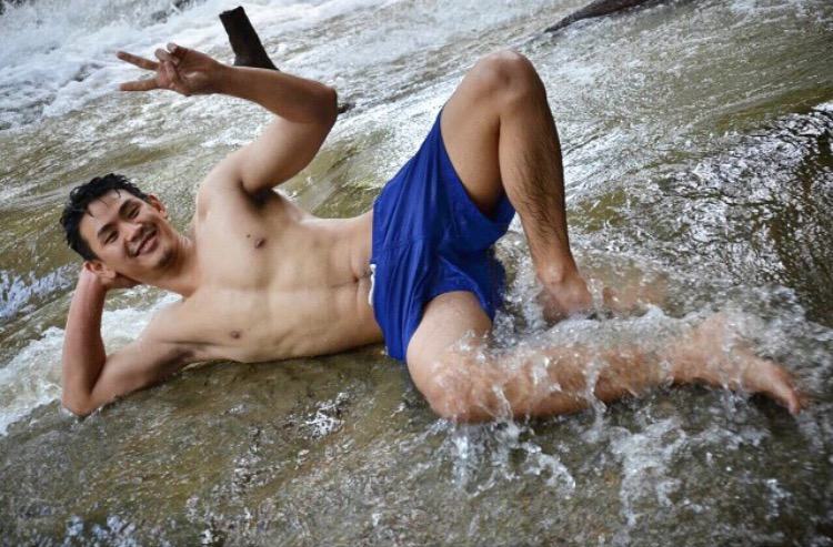 หนุ่มตี๋ หุ่นแซ่บ