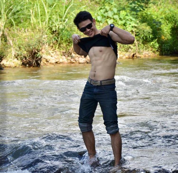 หนุ่มตี๋ หุ่นแซ่บ