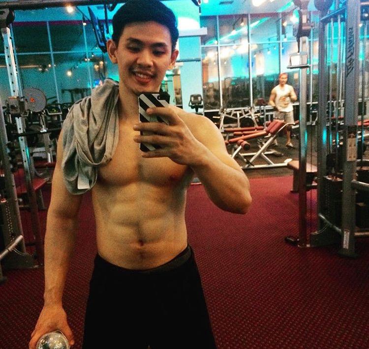 หนุ่มตี๋ หุ่นแซ่บ